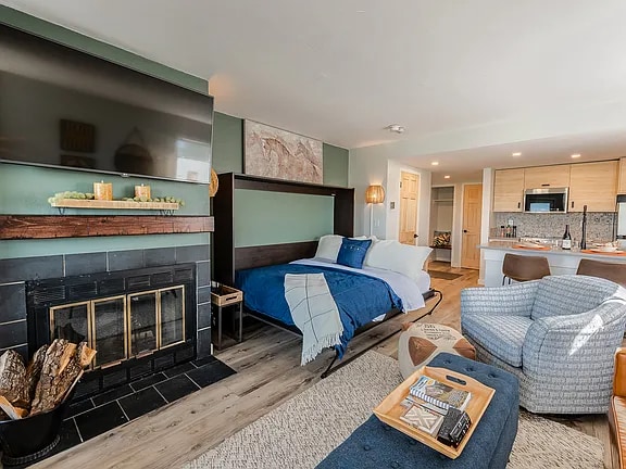 Building Photo - 267 Lake Dr