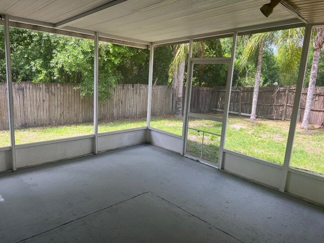 Building Photo - 12332 Villager Ct