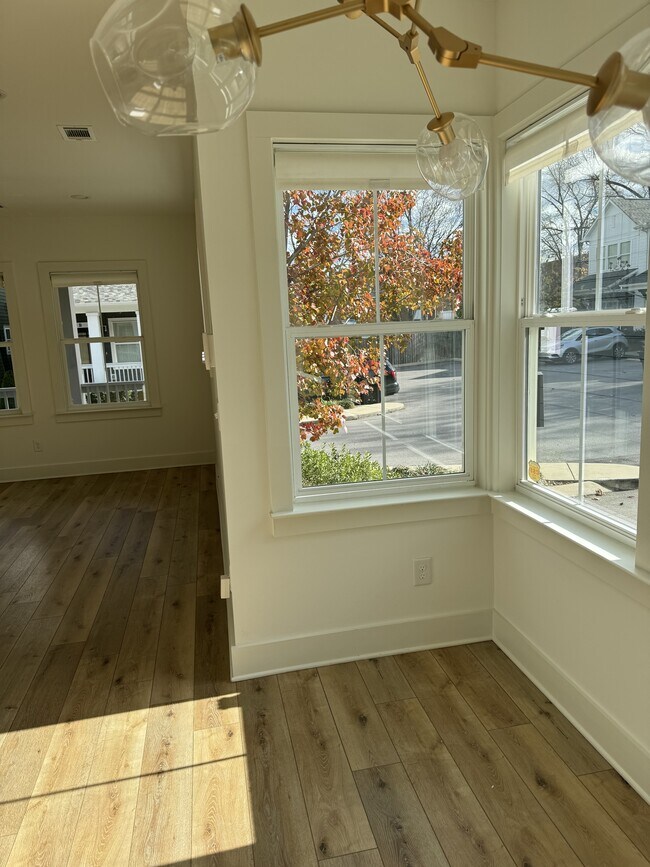 Building Photo - 509 Rosedale Ave