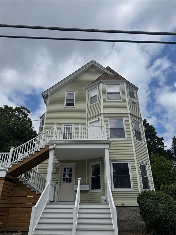 Primary Photo - 32 Cottage St