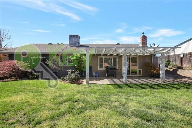 Building Photo - 6359 Edgewood Way