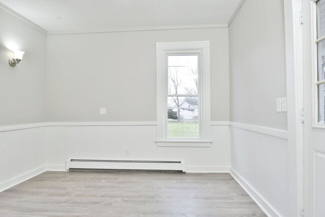 Building Photo - RENTALS AVAILABLE IN NILES