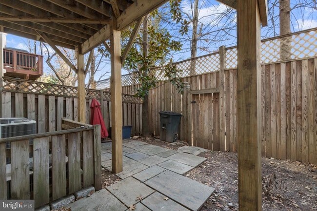 Building Photo - 351 Livermore Ln