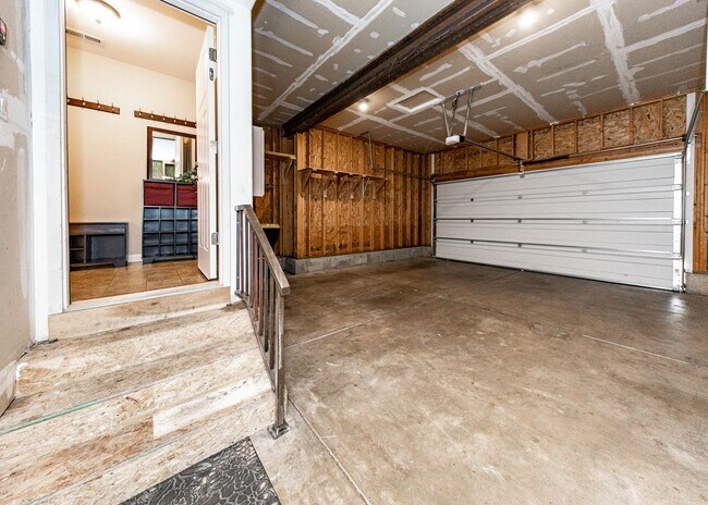 Building Photo - Westside home in Desirable Gold Hill Mesa ...