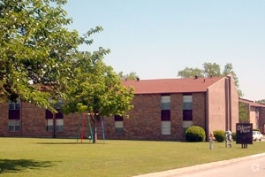 Building Photo - Cleburne Plaza