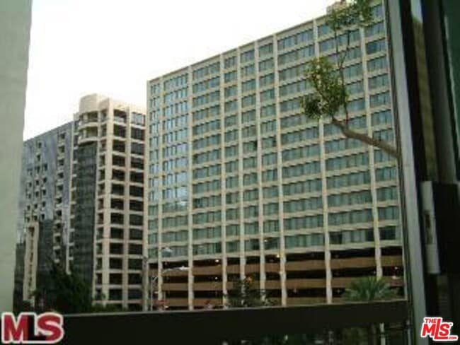 Building Photo - 10751 Wilshire Blvd