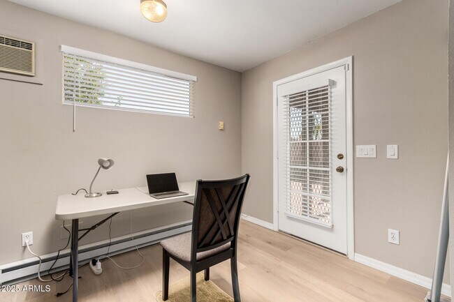 Building Photo - 3407 N Pleasant Dr