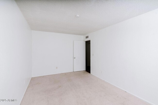 Building Photo - 2690 N 43rd Ave