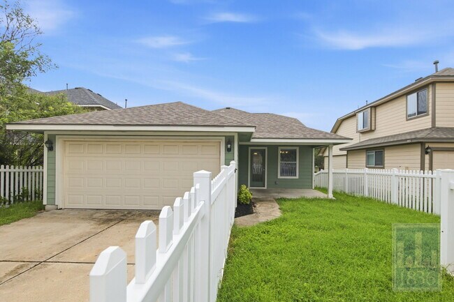 Building Photo - 437 Sampson