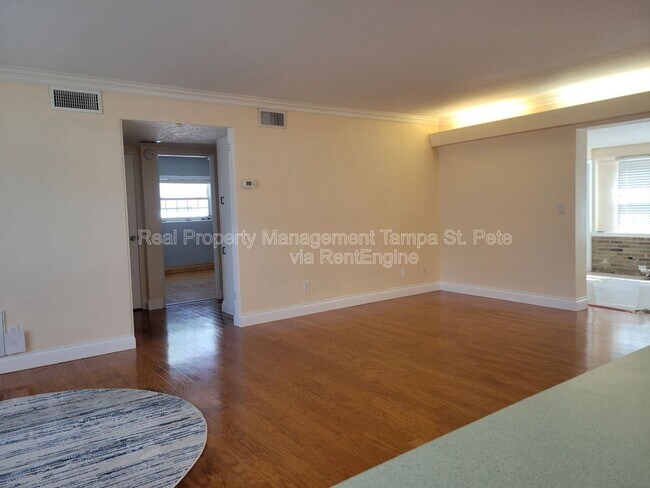 Building Photo - 2106 N Overbrook Ave