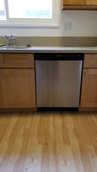 New dishwasher - 5428 Edgewood Pl