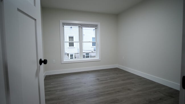 Building Photo - 15 Hungerford Terrace