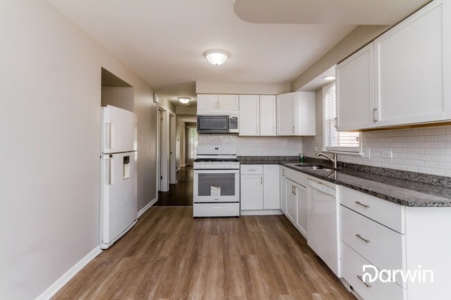 Building Photo - 3008 W 107th St
