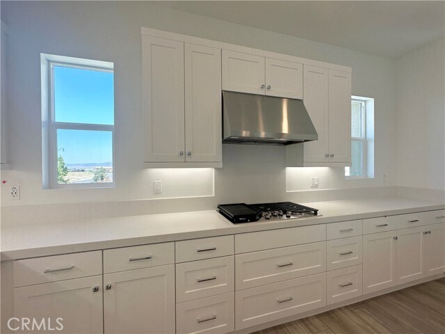 Building Photo - 322 Tank