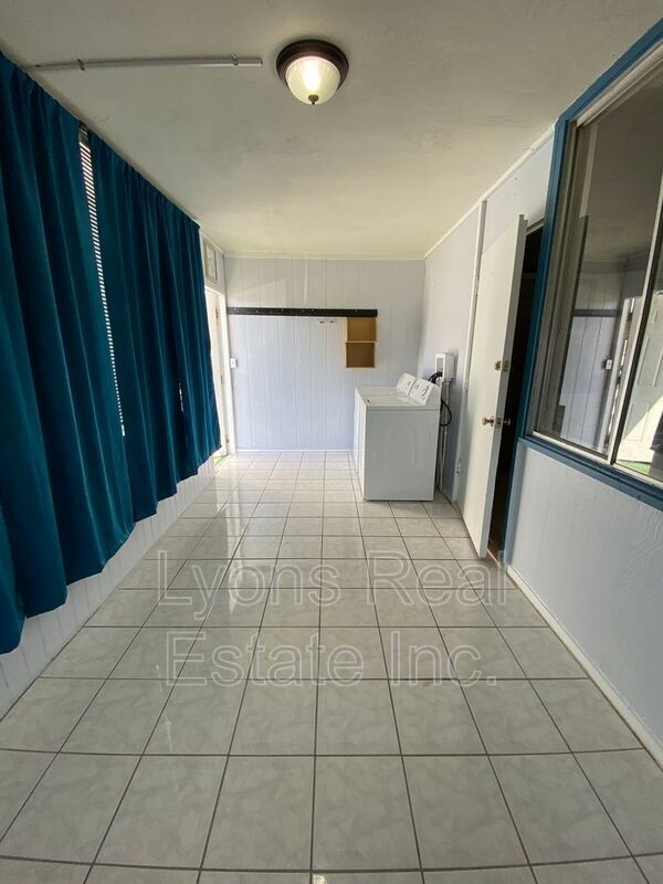 Building Photo - 17377 Dowling Dr