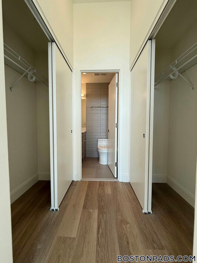 Building Photo - 1079 Commonwealth Ave