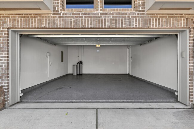 Building Photo - 7435 Denali Dr