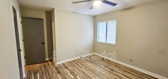 Building Photo - 47 Bell Cir