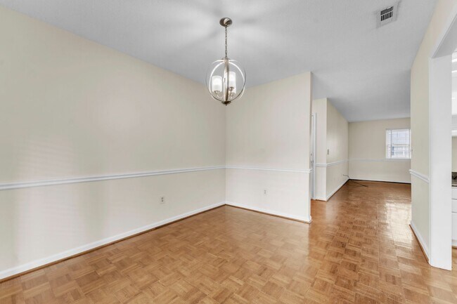 Building Photo - Beautiful 2-Bed, 2-Bath Condo with Elegant...