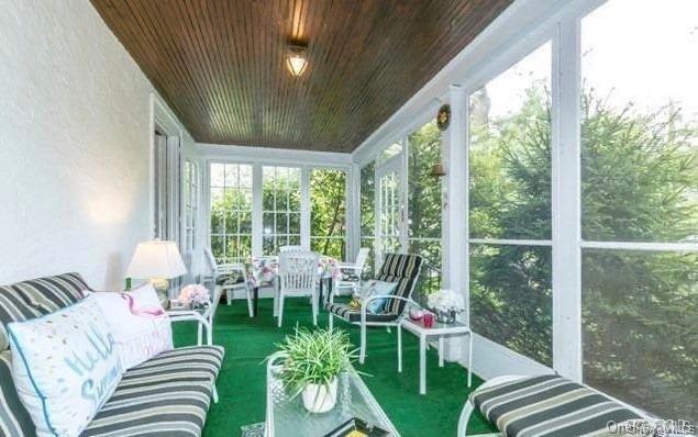 Building Photo - 28 Vista Hill Rd