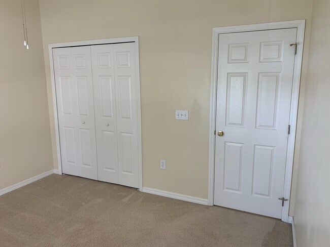 Building Photo - WATERS EDGE/LK NONA-8641 Bradleys Landing ...
