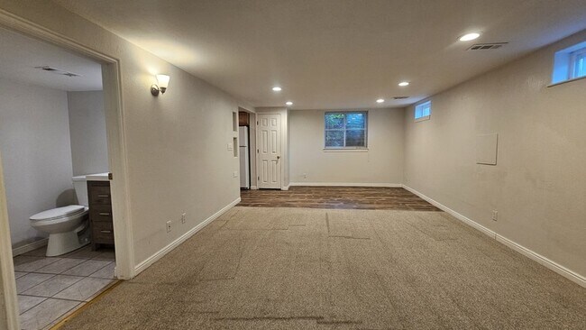 Building Photo - 512 E 5900 S