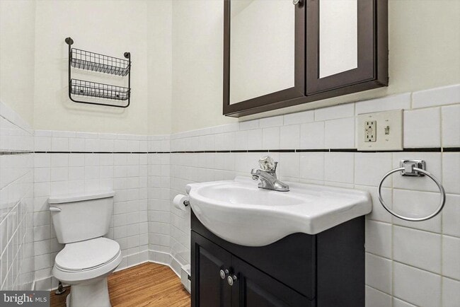 Building Photo - 136 E Lemon St