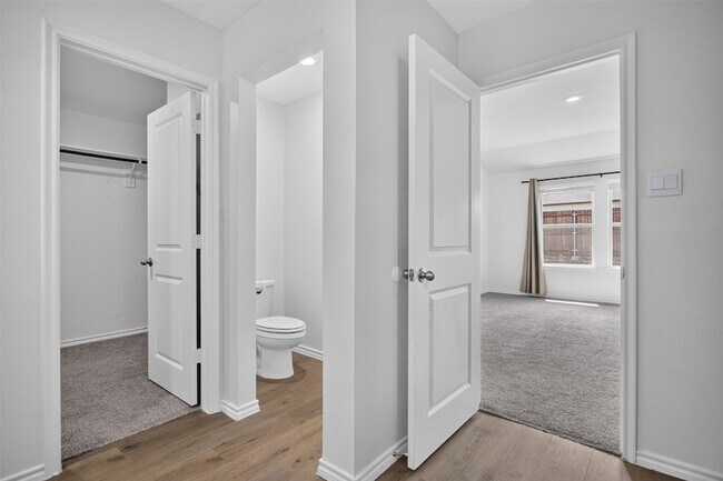 Building Photo - 149 Boxwood Dr