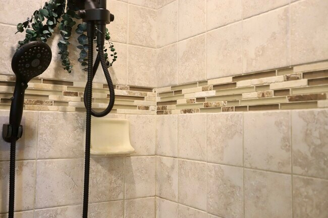 Building Photo - 14 Sterling Rd