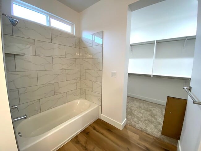 Building Photo - 438 N Stone Mountain Dr