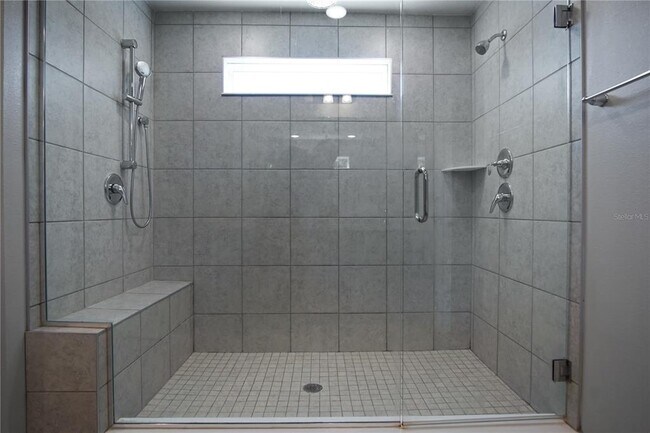 Building Photo - 1171 Oak Bluff Dr