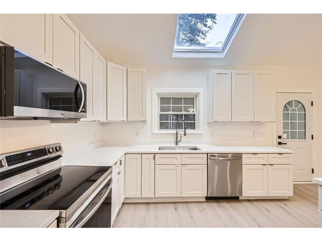 Building Photo - 1300 County Rd 6