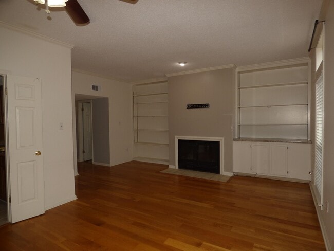 Building Photo - 1695 Belvedere Ct