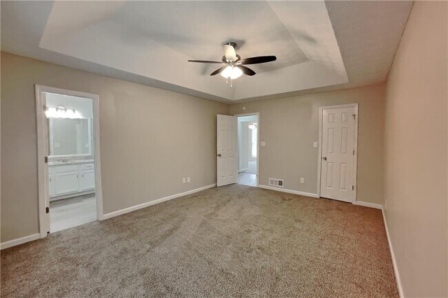 Building Photo - 170 Sterling Dr