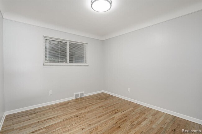 Building Photo - 13103 Iowa Dr