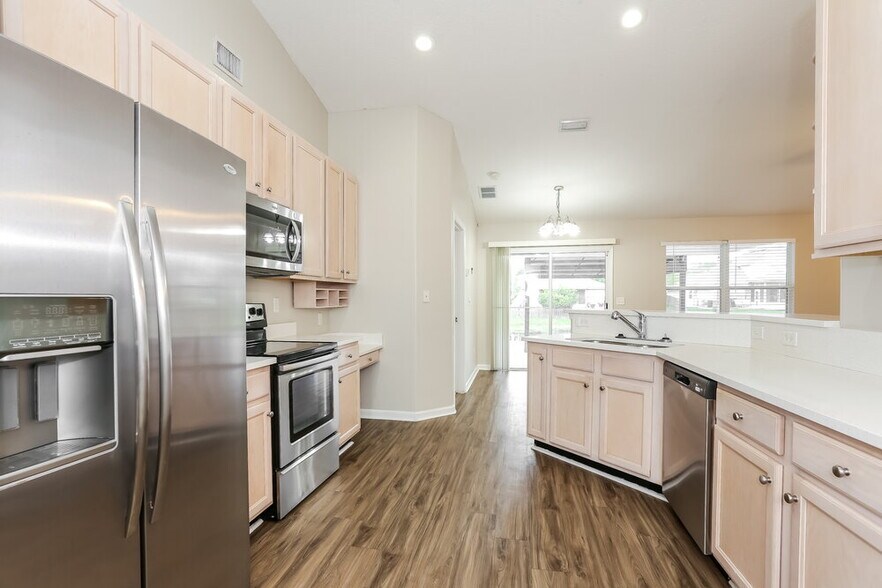 Building Photo - 3021 Captiva Bluff Cir