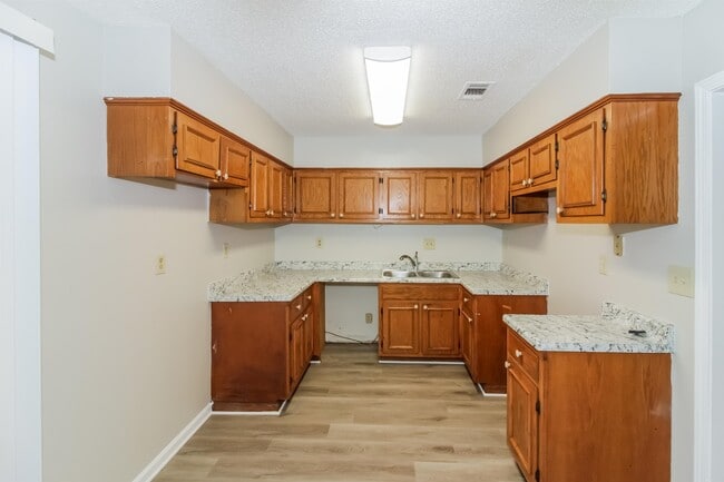 Building Photo - 4240 Water Briar Rd