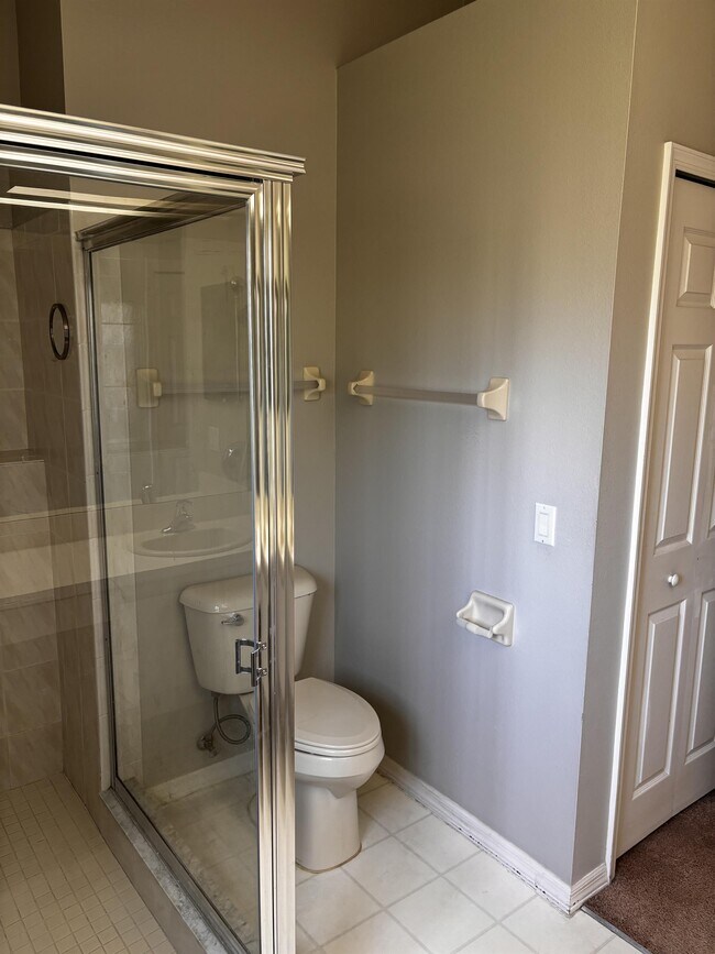 Building Photo - 5220 W Mountainview Cir