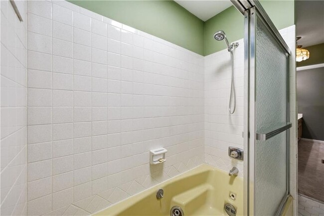 Building Photo - 114 Cherokee Dr S