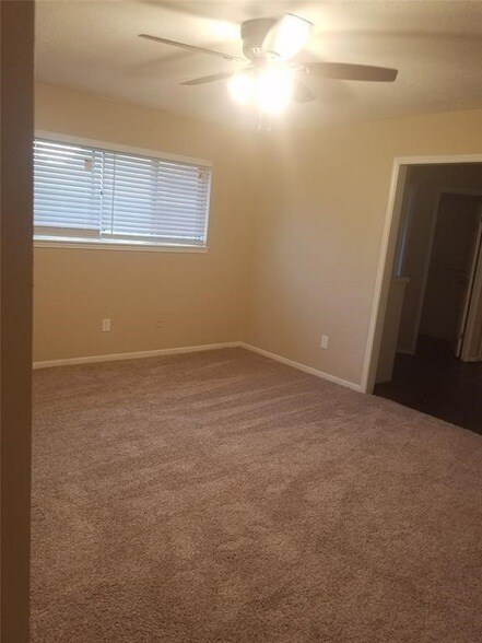 Building Photo - 230 Blue Castle Ln