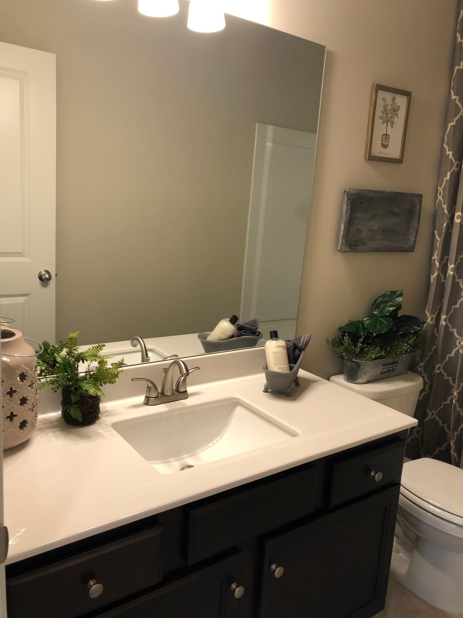 Upstairs 2nd Shared Bathroom - 2904 Weyhill Trl