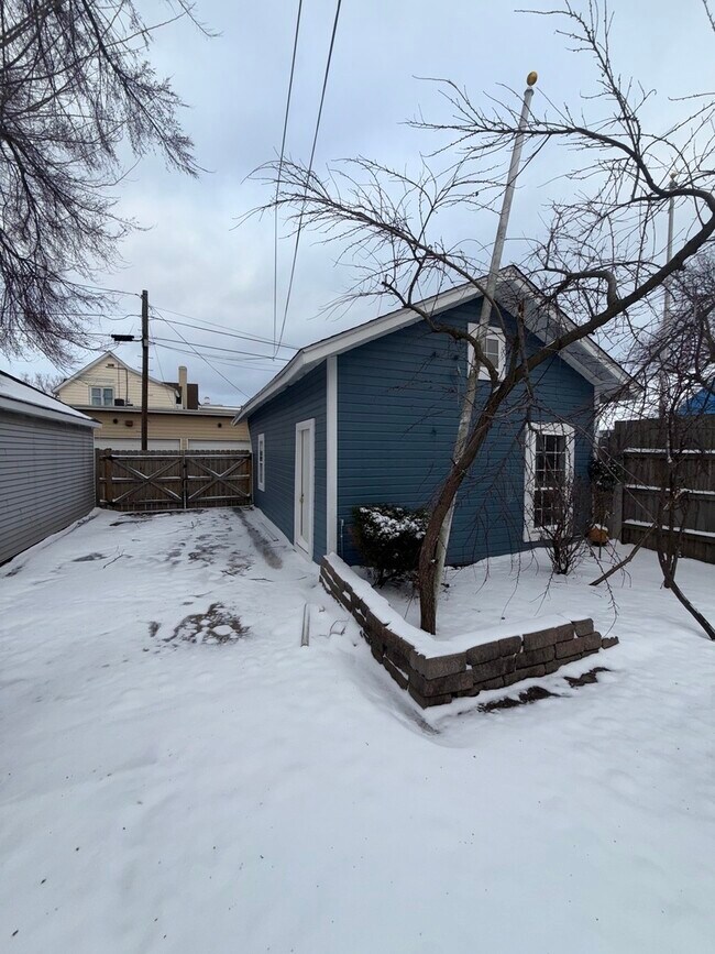 Building Photo - 309 Griswold St