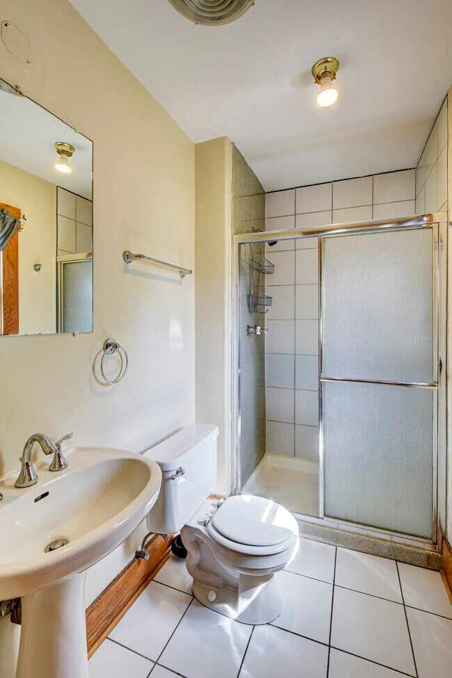 Building Photo - 307 N 31st St