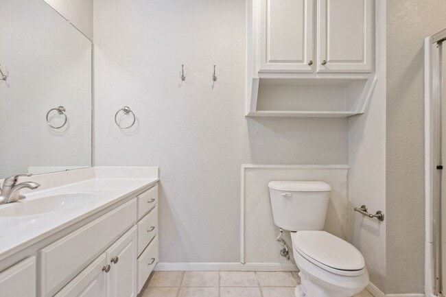 Building Photo - 3 Bedroom 3 Bath gated community in Baylor Bubble