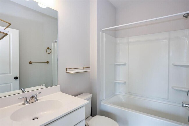 Building Photo - 313 Skylar Way SE