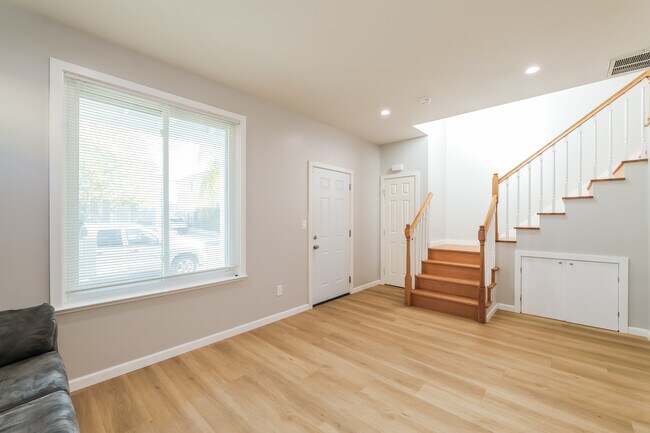 Building Photo - 139 Gibson Ave