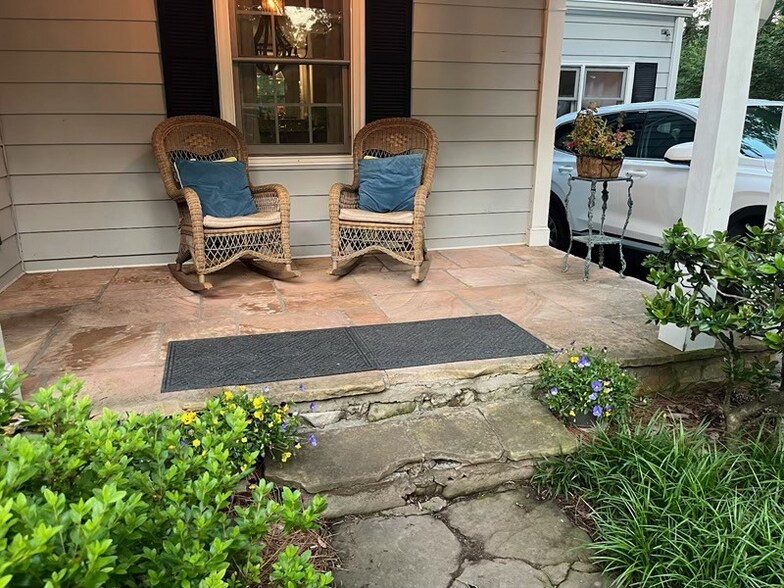 Building Photo - 1403 Cinderella Rd