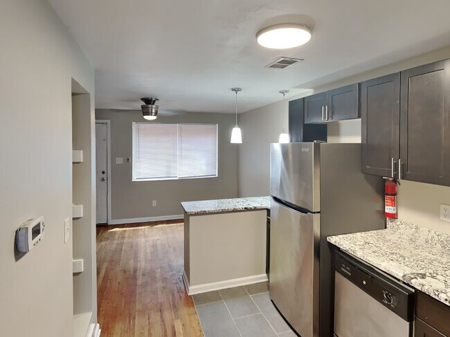 Building Photo - Lantern Square Apartments-B5
