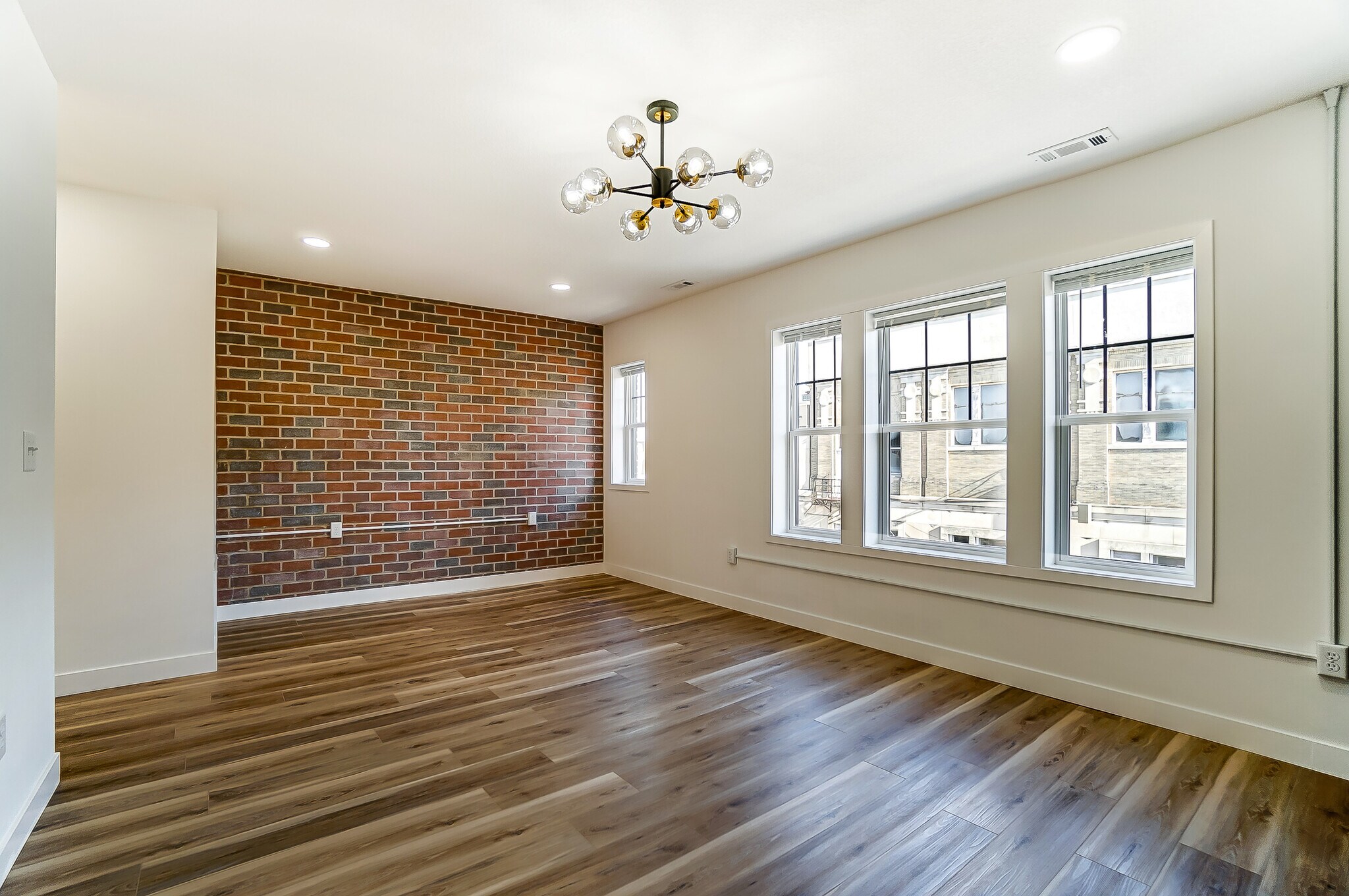 Building Photo - 309 N Elizabeth St