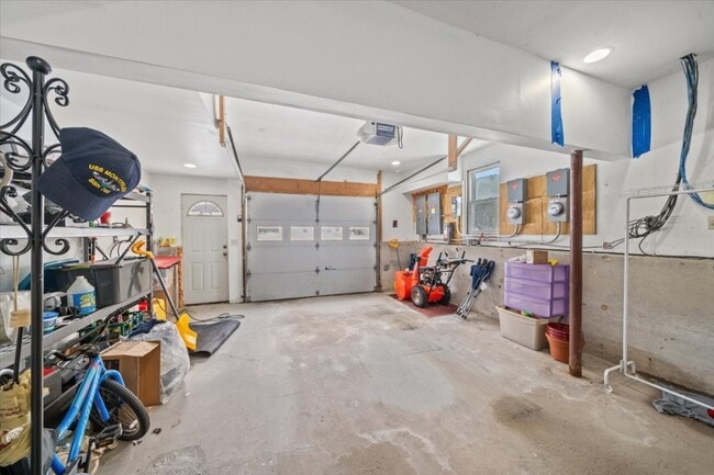 Building Photo - 1205 Tracy Creek Rd
